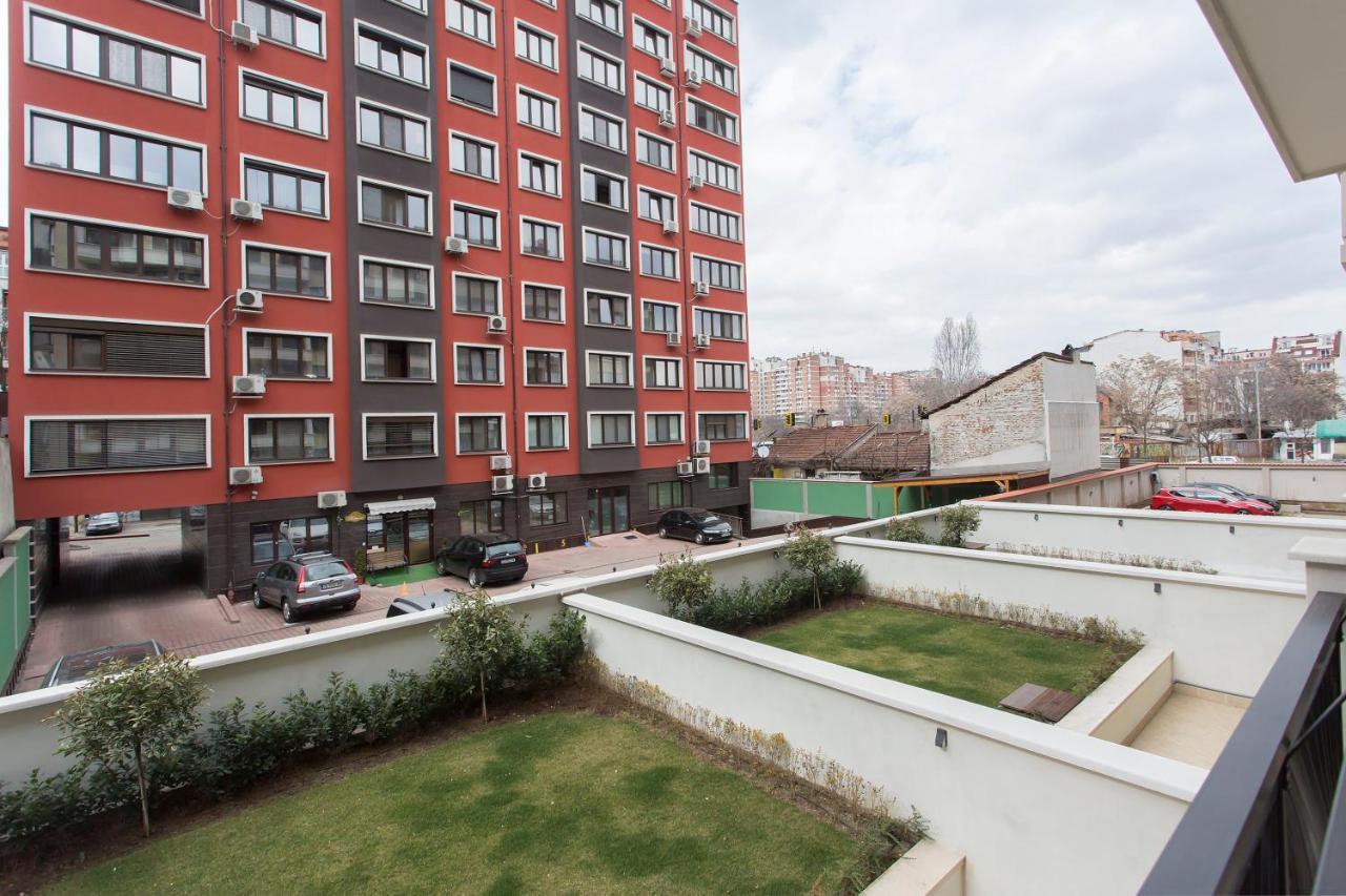 Modern And Bright Apartments Near Center - Free Parking Sofia Exterior photo