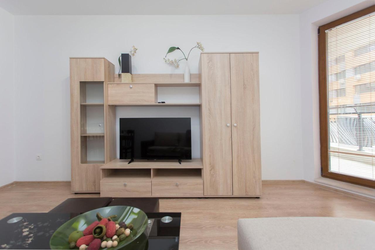 Modern And Bright Apartments Near Center - Free Parking Sofia Exterior photo