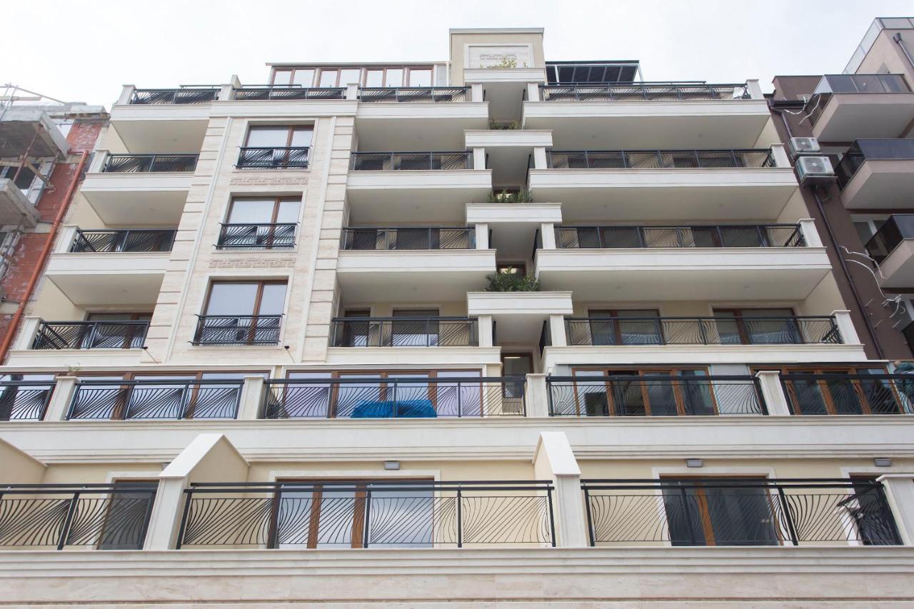 Modern And Bright Apartments Near Center - Free Parking Sofia Exterior photo